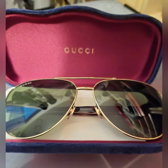 (SOLD) Gucci Unisex Aviator sunglasses GG0528S 63 GLD SHN GRN 889652236513 - Picture 6 of 11